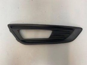 Рамка противотуманной фары правой Ford Focus 3 2015-2019