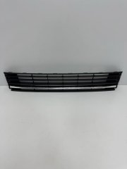 Решетка в бампер центральная Volkswagen Polo Sed RUS 2015-2020