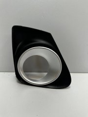 Рамка противотуманной фары правой Toyota Corolla E150 2010-2013
