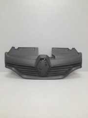 Решетка радиатора Renault Logan 2 2014-2018