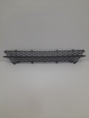 Решетка в бампер центральная Лада Vesta 2015-2023