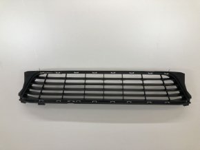 Решетка в бампер центральная Renault Logan 2018-2022