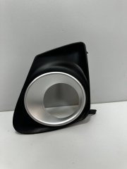 Рамка противотуманной фары левой Toyota Corolla E150 2010-2013